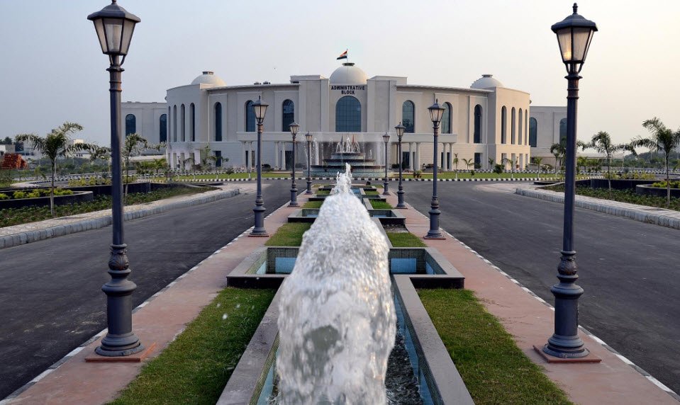 Rajiv Gandhi National University of Law (RGNUL), Patiala, Punjab - Vushii.com